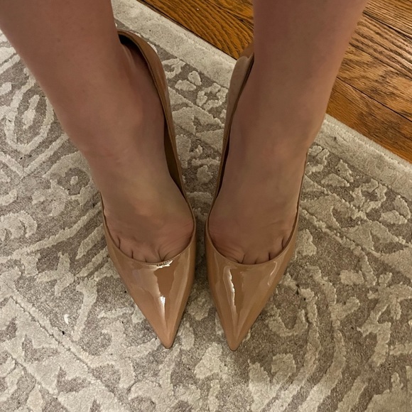 Christian Louboutin So Kate Pumps - Picture 8 of 8